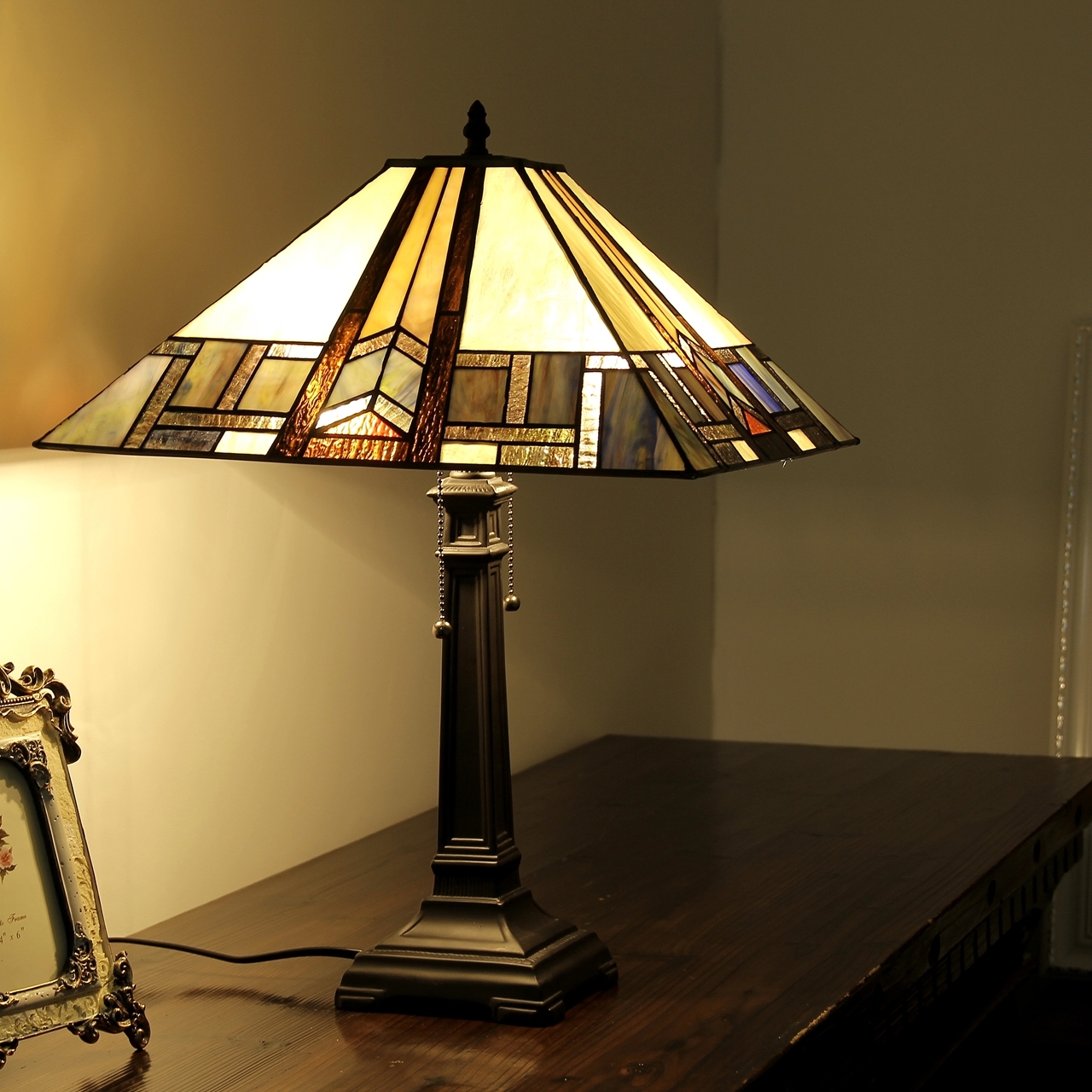 CHLOE Lighting, Inc Tiffany Lamp, Tiffany Lamps, Tiffany Style lamp ...